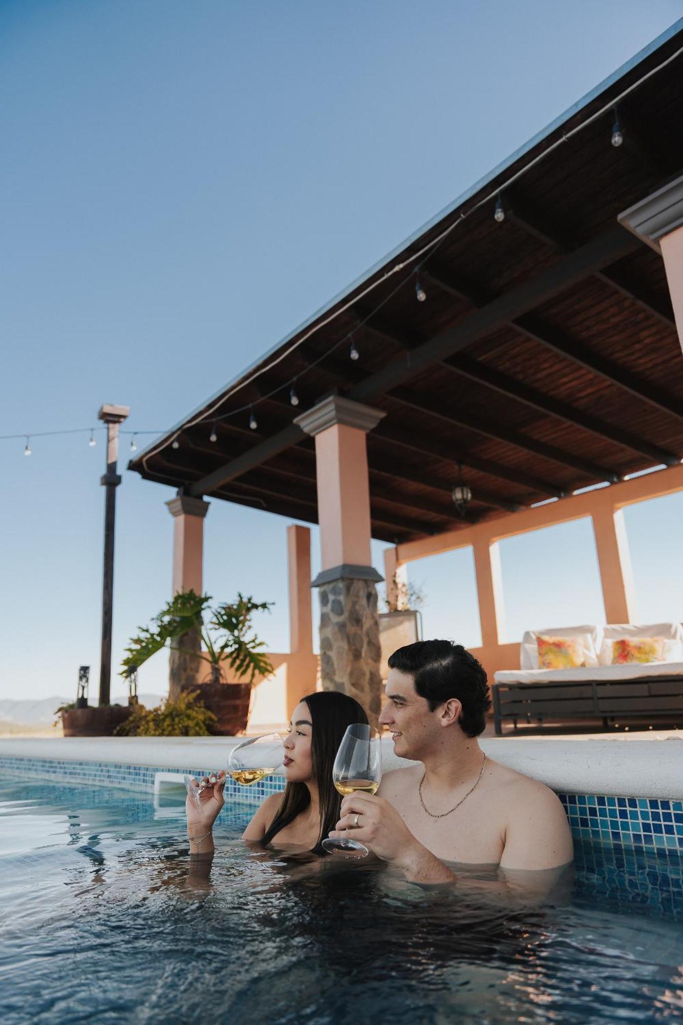 Bajo Estrellas Hotel Contemporaneo バジェ・デ・グアダルーペ エクステリア 写真